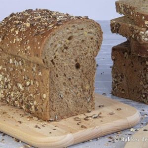 Honoré brood heel gesneden