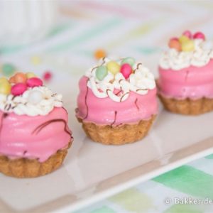 Petit four nestje per stuk vers