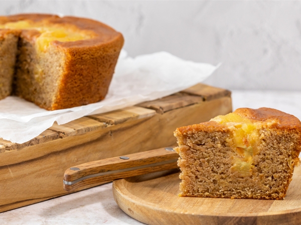 Appel kaneel cake (plantaardig) vers van de bakker