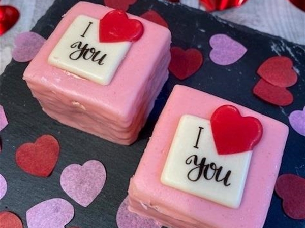 Valentijn roze mini gebak